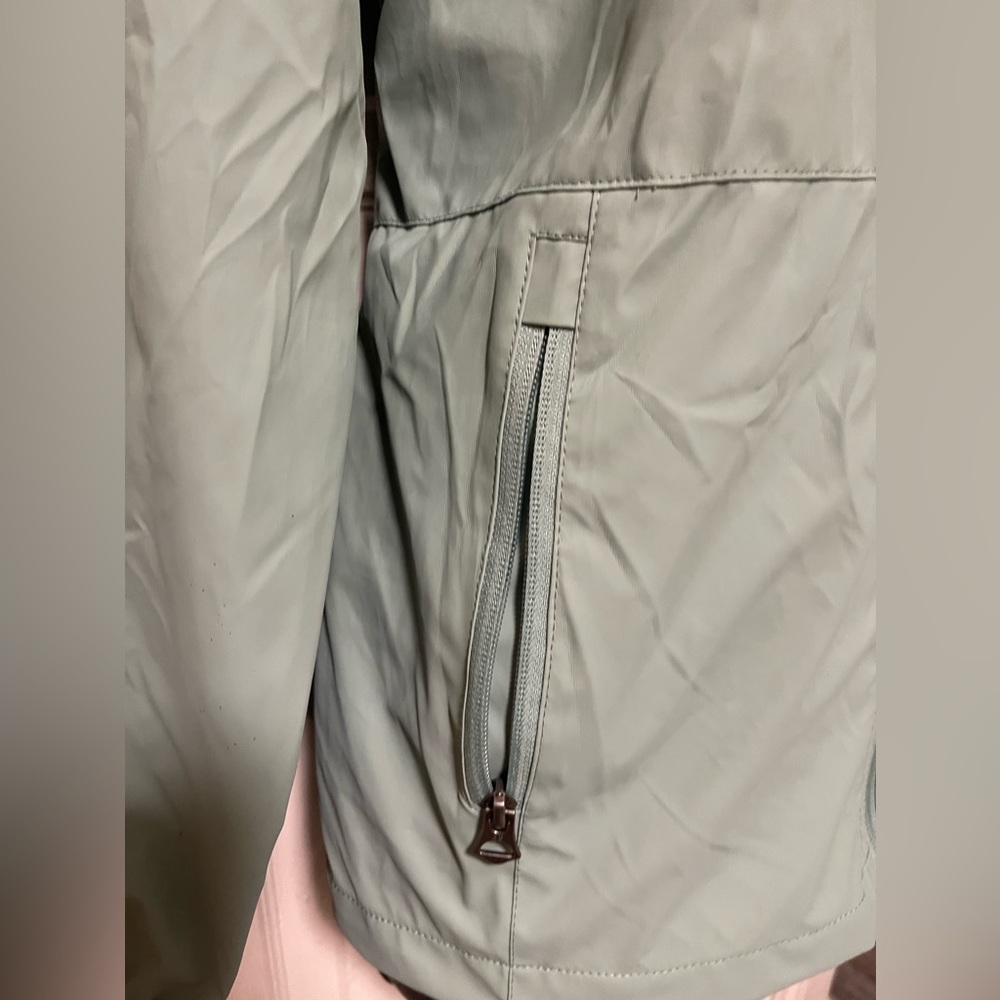 Weatherproof rain slicker - Picture 7 of 7